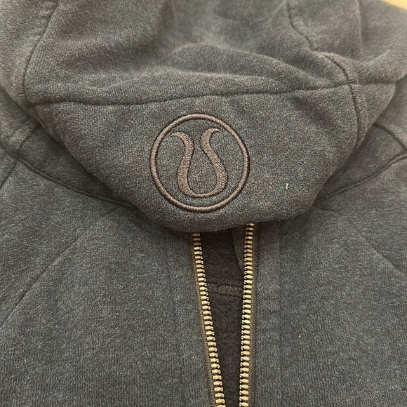 lululemon Size 6 Full Zip Scuba Hoodie in Heathered Naval Blue - Picture 2 of 4